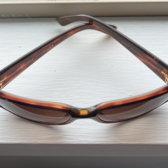 Vogue sunglasses and case no scratches - Picture 2 of 7